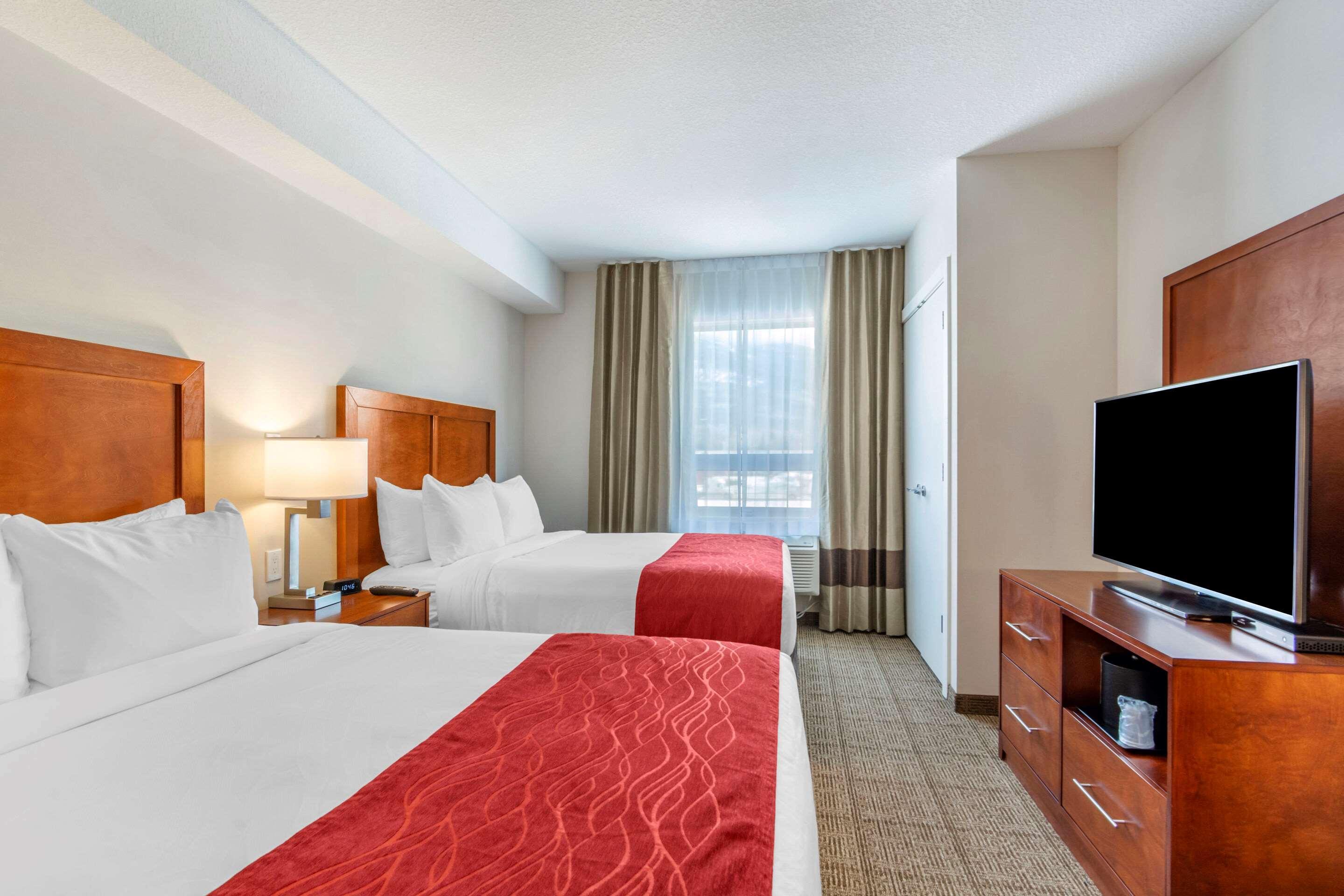 Comfort Inn & Suites فالماونت المظهر الخارجي الصورة